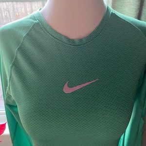 SOLD‼️Nike women’s running or training long sleeves Fri Fit top